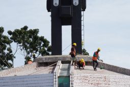 Refurbishment work conducted at Pontianak’s Equator Monument