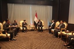Amin, Egyptian PM discuss climate, trade and education cooperation